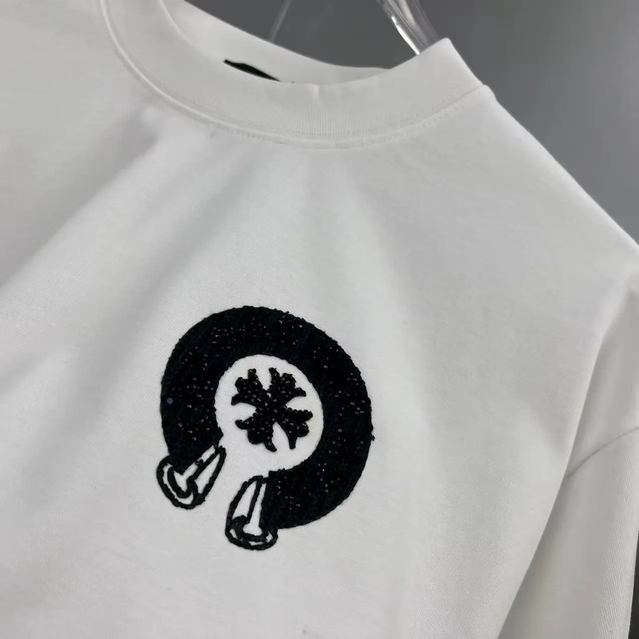 CH～ 《 》 ， tee ， Same Style ， : Black White Coffee Brown Size： S （90-130 ） M （125-150 ） L （135-165 ） XL （160-190 ） XXL（185 ）